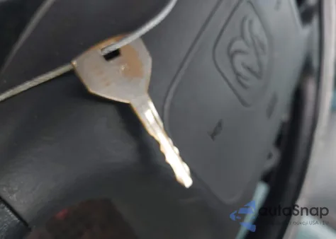 2001 Dodge Ram 1500 St из США, поврежденный, VIN 1B7HF16Y61S772092